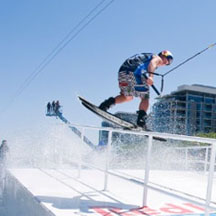 В городе Темпе на озере Tempe Town Lake прошли старты Red Bull Wake Lab