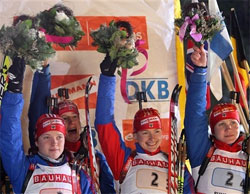 Сборная России - третья (слева направо): Светлана Слепцова, Ольга Анисимова, Екатерина Юрьева, Наталья Гусева