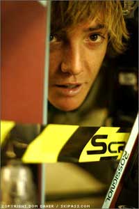 16 ноября 2004 Candide Thovex официально присоединился к команде Rossignol/Scratch