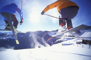 Австрийский SkiWelt, один из самых крупных, связанных подъемниками, регионов катания, откроет зимний сезон 8 декабря запуском новой шестиместной креселки.