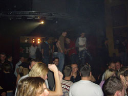 Танцы в Snowrock cafe