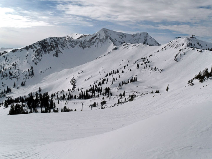 Mineral basin со стороны Альты